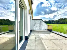 Helle 2-Zimmer Wohnung mit großer Terrasse und beeindruckenden Panoramablick