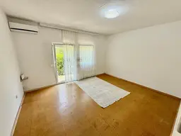 Optimal geschnittene Erdgeschosswohnung mit Terrasse – mitten in Hollabrunn!