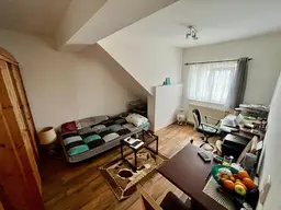 Ruhige Lage im Grünen: Singlewohnung mit Parkplatz am Juli zu vermieten!