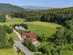 Wohntraum mit Landwirtschaft, Pool und Einliegerwohnung