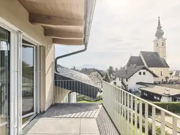 Neubau-Dachgeschoßwohnung in zentraler Ortslage