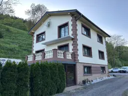 Großzügiges Wohnhaus in ruhiger Lage mit vielseitigen Nutzungsmöglichkeiten