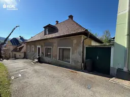 Zentral und schön gelegenes Gebäude in renovierungsbedürftigem Zustand