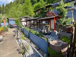 Moderne Eigentumswohnung mit Garten und Carport