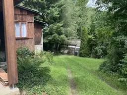 Sanierungsobjekt mit großem Grundstück