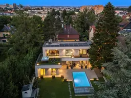Luxuriöse Designer-Villa zum Soforteinzug