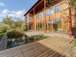 Ökologisches Architektenhaus mit Naturbadeteich in Bestlage von Gleisdorf
