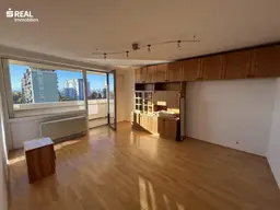 Helle 3-Zimmer-Wohnung mit Loggia – zentrales Wohnen in der Kasernstraße