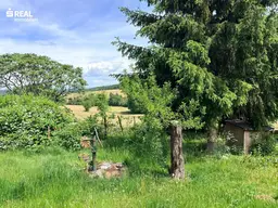 Bauernhof - Großes Anwesen mit schöner Ackerfläche, Wald und Wiese in sonniger Ruhelage