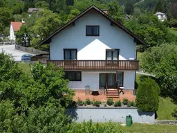 Perfekte Infrastruktur &amp; Bergpanorama: Ihr neues Zuhause - Einfamilienhaus mit Garten
