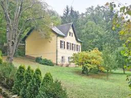 Sonderimmobilie- ehemaliges Forsthaus mit 2.500 m² idyllischem Garten