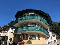 Wohlfühlen auf Tirolerisch: Apartmenthaus in der Touristenhochburg St. Anton am Arlberg!
