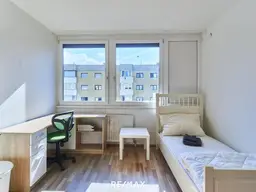 WG-taugliche 6-Zimmer-Wohnung mit Balkon und TG-AP