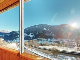 Modernisierte 4-Zimmerwohnung mit malerischer Aussicht in Wenns!