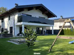 Modernes Einfamilienhaus mit Sauna, Südterrasse und Garten