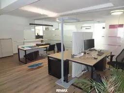 Creative Work Space: Penthouse-Büroflächen mit ca. 52m² und ca. 40m² in zentrumsnaher Lage von Innsbruck und mit sehr guter Verkehrsanbindung zu mieten