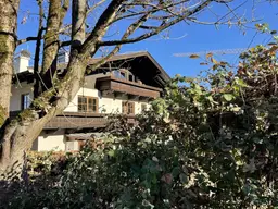 FREIZEITWOHNSITZ Zentrale Dachgeschosswohnung mit Streifblick und Ski in/ Ski out