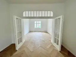 Prachtvolle ,helle Wohnung mit Loggia und Garten!