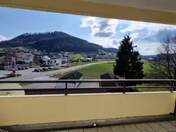 Sonnige 3 Zimmer-Wohnung mit schönem Ausblick und Einzelgarage