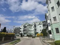 + Traumhafte Fernblickdachterrassenwohnung 80m² + Dachterrasse 5,62 m² + Klimaanlage, moderne Dan-Küche + 4 lichtdurchflutete Zimmer + €219.000 + Tiefgaragenplatz + KOFFER PACKEN UND EINZIEHEN +