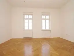 Helle Mietwohnung (74m²) in einer Altbau-Villa in ruhiger Lage in Fürstenfeld!
