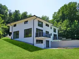 Erstbezug: Schlüsselfertige Doppelhaushälfte mit Pool an der Wiener Stadtgrenze