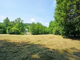 Ebenes Baugrundstück in sonniger Ruhelage - nur 2 km vom Pressbaumer Zentrum