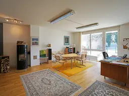 Büro-Nutzung - Moderne 3-Zimmer in Hauptplatznähe: Erdgeschoß mit PKW-Stellplatz und Eigengarten