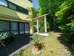 Eckreihenhaus mit Einfamilienhauscharakter in zentrumsnaher Aussichtsslage