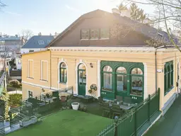 Ein Anwesen – viele Möglichkeiten: Kernsanierte Jahrhundertwendevilla mit Indoorpool für luxuriöses Wohnen und Arbeiten