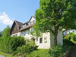 Großzügige 6-Zimmer-Wohnung im charmanten „Adlerhof“ - inkl. Eigengarten und Stellplatz