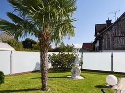 Mediterraner Bungalowtraum mit Pool