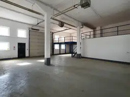 Helle Büroflächen mit Lagerhalle nähe Auge Gottes - inkl. eigenem Parkplatz!