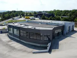 Modernes Gewerbeobjekt mit hauseigener Klima- und Photovoltaikanlage