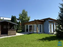 FÖHRENSEE / Klimatisiertes Wohnhaus mit Wintergarten und Carport