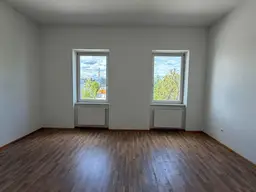 HOHE DECKEN - Bahnhofsnahes Büro mit durchdachter Raumaufteilung (Top 1 im 1. OG / ohne Lift) - Erweiterungsoption mit Lift!