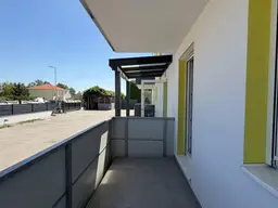 Terrassen-Wohnung im Erdgeschoss mit Einbauküche und bis zu zwei PKW-Abstellplätzen / Top 1