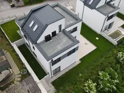 Neubau -Wohnung mit Dachterrasse und Garten