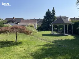 Geräumiges Einfamilienhaus mit traumhaftem Garten und Swimmingpool