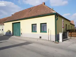Modernisiertes Landhaus mit Garten und umschlossenen Innenhof
