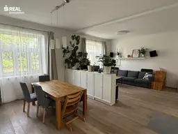 Sanierte Doppelhaushälfte mit riesiger Garage