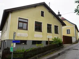 Wohnhaus mit großzügiger Mehrzweckhalle (ehem. Tischlerei)