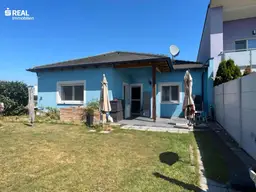 Moderner Bungalow mit Garten und Garage