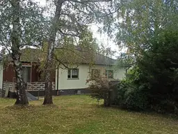 Bungalow in Siedlungsrandlage mit sensationellem Garten und Sauna-Bereich