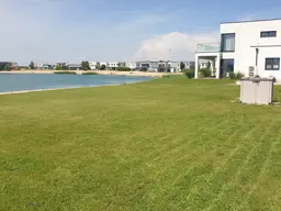 Exklusives Wohnen in erster Reihe – Baugrundstück mit direktem Wasserzugang in den Seeresidenzen Parndorf
