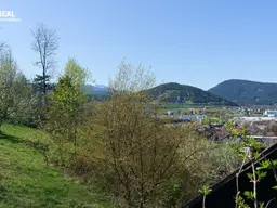Wunderschöner Ausblick auf die umliegenden Hausberge - 107m² Wohnhaus plus 100m² Stall, Scheune und Altbestand!