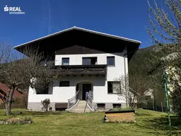 Großzügiges Landhaus mit Garten und Nebengebäude