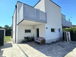 Baujahr 2018: Moderne 4-Zimmer Doppelhaushälfte mit Garten