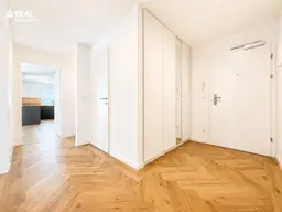 Haus-im-Haus-Gefühl: Exklusive 5 Zimmer-Maisonette mit Garten, hochwertiger Küche, tischler Einbaumöbeln und 3 Stellplätzen – provisionsfrei