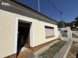 Haus in Loidesthal mit Terrasse, Garage und viel Potenzial zur Sanierung! Besichtigung am Freitag, 16.10.2026 von 14-16 Uhr, Terminreservierung erbeten!